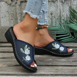 Slippers WOWI KCKS 35-43 Yards Plus Size 2024 Summer Set-toe Embroidered Sandals Wedge Heels European And American