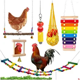 Andere Vogelversorgungen 6pcs Hühnerspielzeug Set Kaut -Futtersuche Papagei spielen Training mit hölzernen Schwung Obst Gemüse hängende Feeder DHMV9