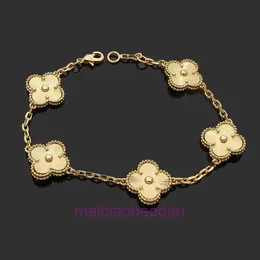 Designer Luxury Jewelry Bangle Asian gold jewelry four leaf patterned five flower bracelet womens diamond buckle carved