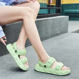 Slippers Green Sumer Sumras ao ar livre tênis infantis Sapatos de verão femininos 2024 Esporte liderando Sapa Sunny Hyperbeast XXW3