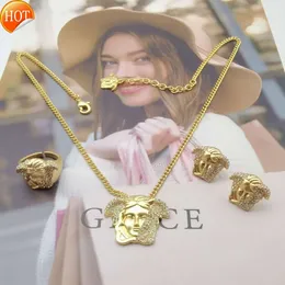 Du Fu Trendy e stile Fresco New Head Half Water Diamond Necklace Orecchini braccialetti retrò stile Instagram in stile versatile in stile migliore e americano