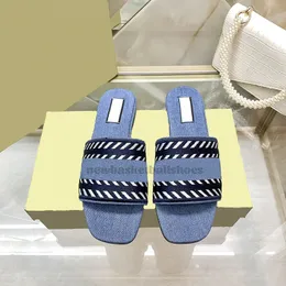 2024 Luxury Womens Slippers Designer Sandaler Denim Blue Casual Flat Shoes Platform Summer Fall Mules Script Logo Denim Slide Sandaler Kvinnor Svisbblar Män Sko Storlek 35-41