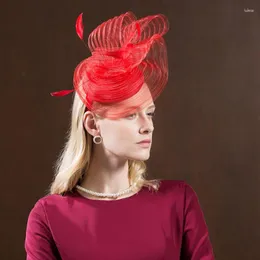 Berets brytyjska przędza netto fedoras kapelusz żeńska wiosenna bankiet czapka piórka kobiet eleganckie ozdoby mody H214