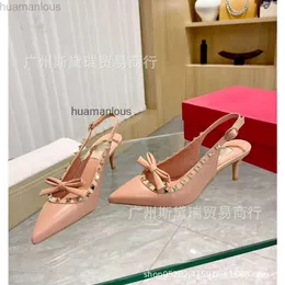 Valent High Rock Pompalar Vbuckle Yay Saplamalar Slingback Lady Pompa Yeni Perçin Yay Ayakkabı Topuk Sandalet Sandaletleri Kadınlar Saçlı İnce Akşam Dantel Ayakkabı 1QK2