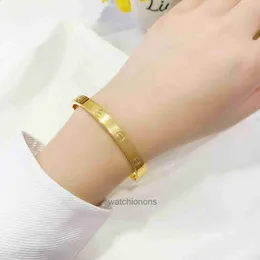 Högkvalitativ lyx Bangle Carter Vietnam Shajin varaktig färgspänne armband feminin stil enkel imitation guldplätering 24k