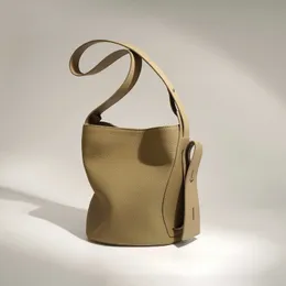 Design kleines Gurtohr Hänge -Tasche Stirnband Cowide Eimer Beutel Leichter Rucksack Pendler Ein Schulterkreuzkörper für Frauen