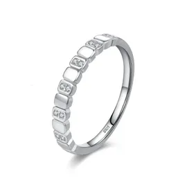 S925 Pierścień geometryczny srebrnego dla kobiet w Europie Ameryka Nisza i wszechstronny projekt z diamentową inkrustą prostą 240424