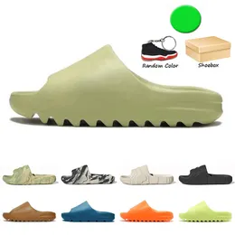 Slide Mens tofflor för kvinnors designer Onyx Bone Foam Runner Sandal Glow Green Harts Desert Sand Brown Carbon Aluminium Summer Flip Flops Storlek 36-45 EUR