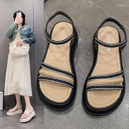 Sandalen 2024 Sommermodik -Zehen Keilwomen Plattform Kristall Sandalien Mujer PU Dicke einzige Strandschuhe flache Basis