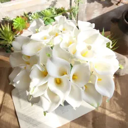 Kwiaty dekoracyjne 20pcs Piękno trwałe sztuczne lilie calla lilies Phets Przyjazne ozdoby domowe bukiety ślubne dekoracja bezwonna