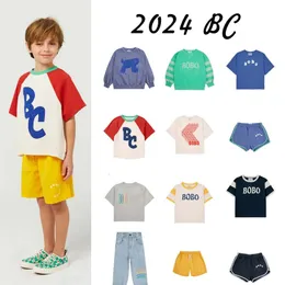 Crianças de moletom Set Spring Product Series Boys and Girls Tshirt Hoodie Pants Tops Bottoms 240415