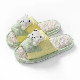 Sapatos de verão de chinelos em casa sandálias internas pequenas damas de urso escorregadio de banheiro sem escorregamento da família de deck de banheiros Slippers abcd13