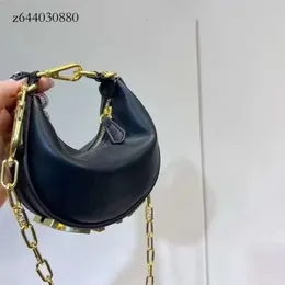 Fendibags fendidesigner väska kvällspåsar mode kvinnor handväska lyx läder kedja axelväska botten bokstäver handväskor vibe ava designer väska grafy ins 730