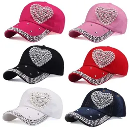 Top Caps Yeni Çocuk Moda Ayarlanabilir Kalp Şekleli Rhinestones Çivili Tepeli Kap şapka Çocuklar Pamuk Beyzbol Kapağı Kış Şapka Kapağı J240425