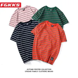 FGKKS 2023 Sıradan Tshirt Mens Ürün Tasarımı Çizgili Hip Hop Harajuku Kısa Kollu Yüksek Kişilik Erkekler İçin Büyük Boy 240411