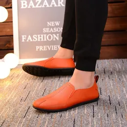 Sapatos de condução casuais de couro para homens para homem deslize leve em moda apartamentos respiráveis confortáveis mocassins 240410