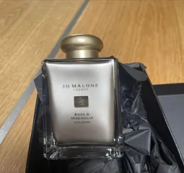 عطر 100 مل روز ماجنوليا كولونيا وايلد بلوبيل البنفسجي العنبر الإنجليزي الإنجليزي فريزيا للجنسين لندن مان امرأة طويلة الأمد رائحة الرائحة الرش 8955224