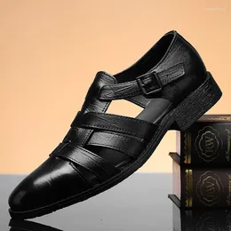 Casual Shoes Mężczyźni Ubierz skórzaną modę Derby oddychające klasyczne biznesowe obuwie weselne koronki w stylu brytyjski formalny