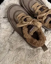 Sapatos casuais feios fofinhos grandes mulheres instagram super fogo 2024 couro de inverno e lã grossa solada