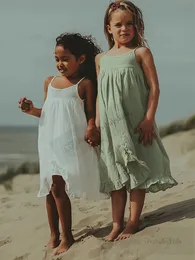 Meninas Falbala Hem Cemotor Suspender Vestres Kids Dew ombro Princess Dress Summer Children Holiday Roupos de férias de praia Z7871