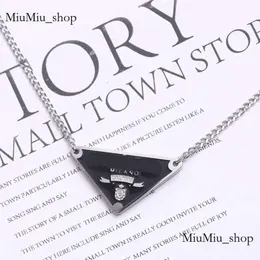 Silver Triangle Pendants Necklace Female Stainless Steel Couple Gold Chain Pendant Jewelry on the Neck Gift for Girlfriend Accessories 118