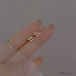 Dangle Chandelier Fashion Sliver Color Knot Heart Stud أقراط للنساء الجديد البسيط الكريستالي اللامع القلب المجوهرات الصغيرة المجوهرات