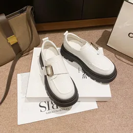 Loafers kvinnor äkta läder 2024 våren ny brittisk stil damplattform inre ökar jk enhetliga skor
