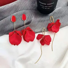 Brincos de balanço 2024 coreano Trendy Red Acrílico Pétala Flor Long Drop For Women Girls Declaração de férias de praia Pendios de borla