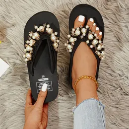 Tofflor damer skor kil tjock sula mode flip flops casual diamant strand kvinnans toffel stövlar