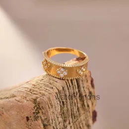 Высококачественное роскошное кольцо Vancllef Четырех листовых клеверных нишевых кольца Clover Clover Clover Кольцо.
