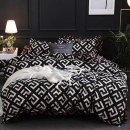 مجموعة لزيمة الفراش الأسود الفاخر مع علبة وسادة واحدة كاملة الحجم من بياضات السرير غطاء حاف الملكة مزدوجة واحدة 240425