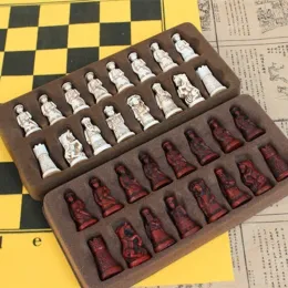 Sets Antique Chess Small Leather Chess Board Qing Bing Lifelike Chess Pieces Characters Parenting Gifts Entertainment Resin Figures
