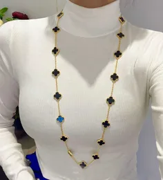 2024 Classic Four Leaf Clover Necklaces Pendants New and Pure Natural Jade Marrow Fritillaria Agate Peacock Green Laser Full Diamond Twenty Flower Necklace