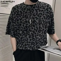 Top in incerun in stile coreano Handsome Men Leopard Stamping T-shirts Casual Streetwear Vendita di camiseta a maniche corte S-5XL 240424