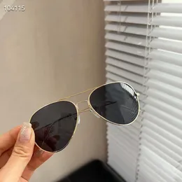 Männer Sonnenbrille Luxusgläser Mode -Gradient Sonnenbrille Einfacher großer quadratischer Goldrahmen Strand Fahrsport Sport