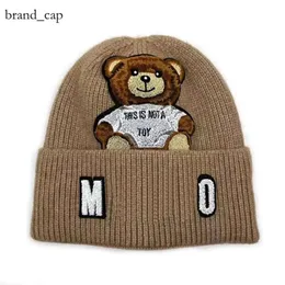 HQ19 2024 New Women Mos Beanie Hat Bear Bear Kninted Hat Beainie Moschinno Designer Skull Dark Fashion Pair 4 Colors A1 9461