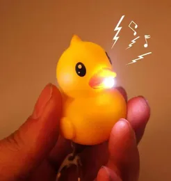 창조적 인 LED 노란색 오리 키 체인 사운드 동물 시리즈 고무 오리 키 키 링 장난감 인형 선물 9860255