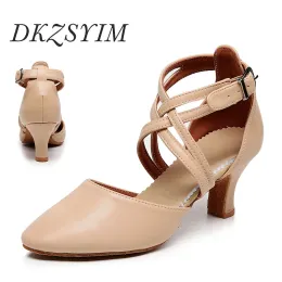 BOOTS DKZSYIM Modern Dans Ayakkabıları Kadınlar İçin Balo Salonu Latin Tango Vals Dans Ayakkabı Kapalı Ayak Tee Heels 5/6cm Büyük Boyut Zarif Dans Ayakkabıları