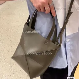 Tasarım loe tasarımcı çanta omuz çantaları bayan 2024 bulmaca kat klasik deri omuz kılıfları yaz küçük boyutlu crossbody geometri basit tote çanta wz3p