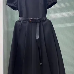 Top designer brand fashion women's round neck slim dress Black simple casual dress women sexy charming dress girls white princess skirt belt skirt Q2