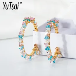 Orecchini per borchie Yutsai Fashion Colorful Glass Butterfly Sweet Elegant Leghe Rhinestone Hoop per donne Regali di gioielli Yt856