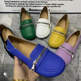 Sıradan Ayakkabı Moda Tasarımcısı Kadınlar Artı Beden Kadın Düz Mullers Antislip Loafers Patent Deri Slio 2024