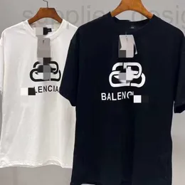 メンズTシャツデザイナー新しいトレンディなブランドTは、ParisBファミリーのコットンと女性のカップルのファッショナブルなルーズフィッティングトップと同じBS0と同じです。