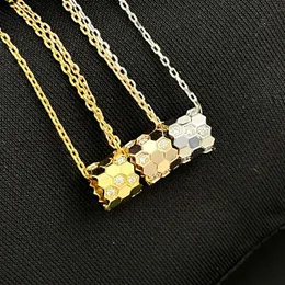 Подвесные ожерелья для сотовой ожерелье женский процесс шестиугольный подвесник 18K розовый золото простое сотовое ожерель
