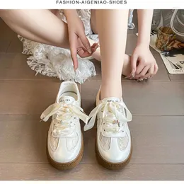 أحذية غير رسمية 2024 Women Fashion Sport Ladiesace Up Platform Street Stylevulcanized Designer Sneakers