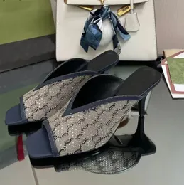Mode öppen tå designer sandaler kvinnor 7,5 cm hög häl casual skarvning mesh kristall dekorativ fyrkantig fyrkantig sko med ankel rem buckle party skor fabrikskor #088