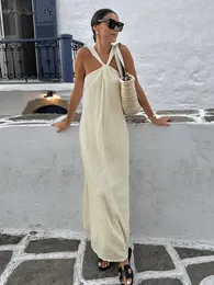 Mnealways18 Halter Sece Sexy Women White Long Dress High Slit Вечернее вечеринка, дамы без спинки, отдых отдых 240418