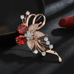 Broşlar Ruby Bauhinia Rhinestone Crystal Flower Brooch yaka pin Korsaj Düğün Takı Kadınlar İçin Bijoux Hediyesi