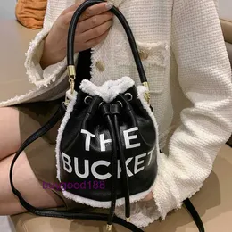 Роскошный дизайнер Miozj Bucket Bag в этом году