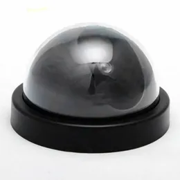 2024 Newblack Plastic Inteligentny wewnętrzny/zewnętrzny manekin Dom Dome Fake CCTV Security Camera z migającym czerwonym światłem LED na zewnątrz